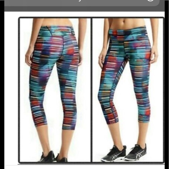 🎉Host Pick🎉 Athleta Sonar Capri legging - Picture 8 of 8